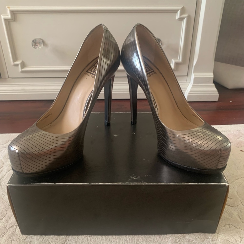 Pour la Victoire shoes